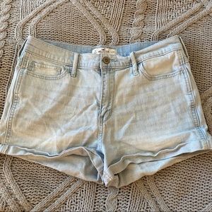 Light Wash High Wash Jeans